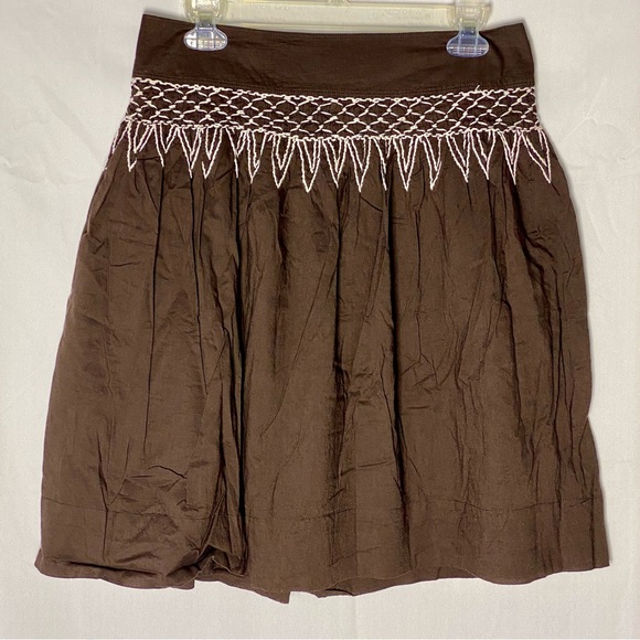 Banana Republic Dresses & Skirts - Banana Republic Brown Mini Skirt with Ivory Embroidery Women’s Size 6